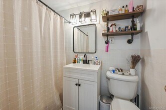 25 Lake St in White Plains, NY - Building Photo - Building Photo