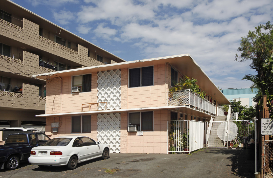 1639 Piikoi St in Honolulu, HI - Building Photo