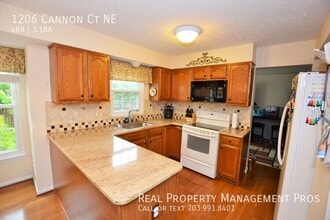 1206 Cannon Ct NE in Leesburg, VA - Building Photo - Building Photo