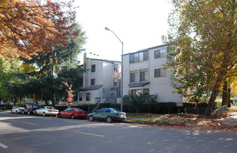 Sutter Place Condominiums in Sacramento, CA - Foto de edificio - Building Photo