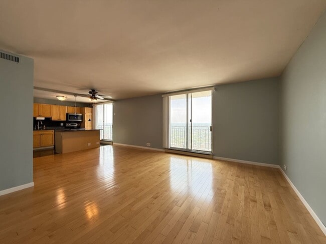 6007 N Sheridan Rd in Chicago, IL - Building Photo - Building Photo