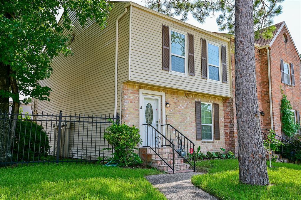 5791 Maple Hill Dr in Houston, TX - Building Photo