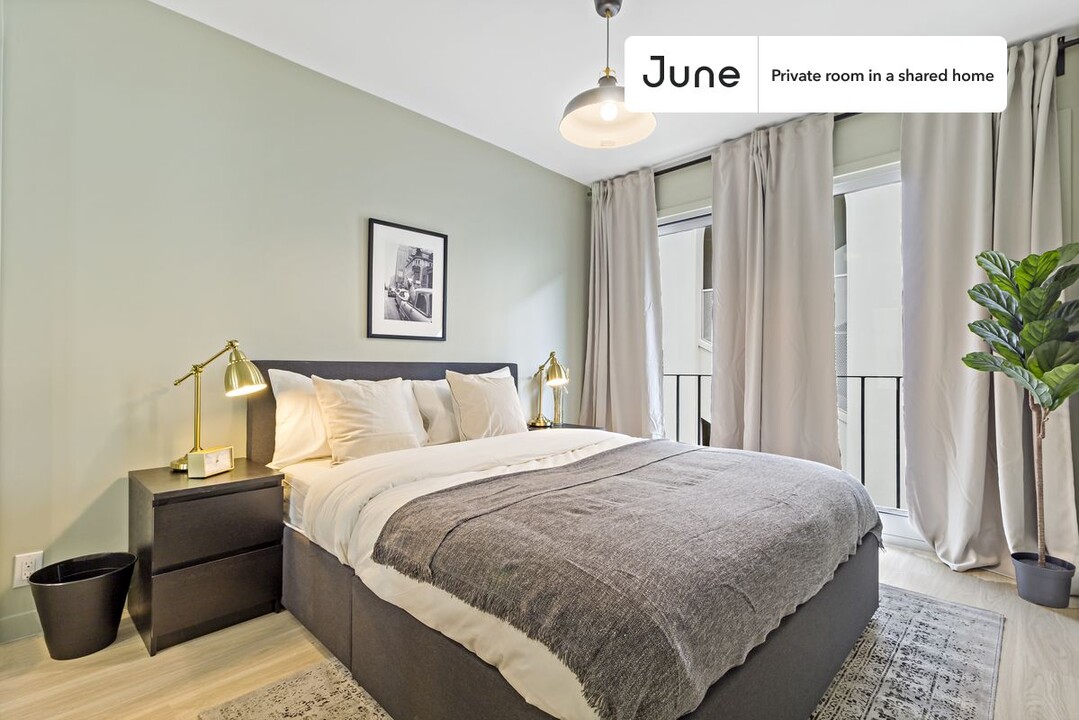 Private bedroom in 5 bed/3.5 bath Home in San Francisco, CA - Building Photo