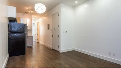 222 Suydam St in Brooklyn, NY - Building Photo - Building Photo