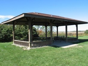 Condor Garden Apartments in Elyria, OH - Building Photo - Building Photo