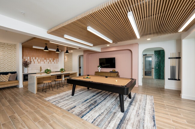 Versa in Indianapolis, IN - Foto de edificio - Interior Photo