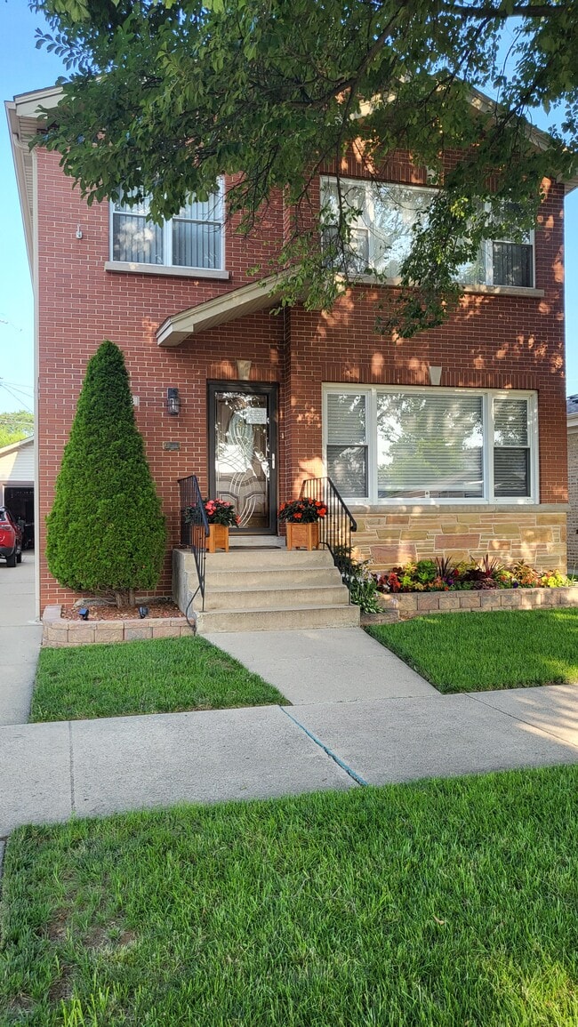 2908 N Sayre Ave, Unit 1st Floor