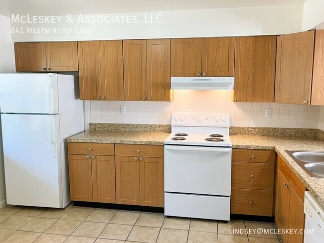 841 Westminster Ln in Virginia Beach, VA - Building Photo - Building Photo