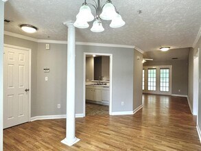 332 Bubble Creek Ct in Fayetteville, NC - Building Photo - Building Photo