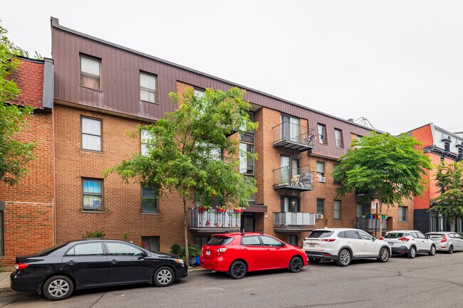 2410-2440 Logan Rue in Montréal, QC - Building Photo - Building Photo