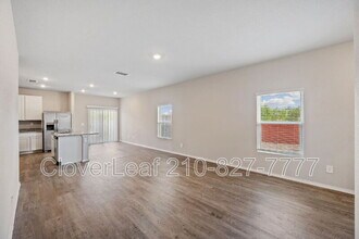 3031 Laguna Clfs in Converse, TX - Building Photo - Building Photo