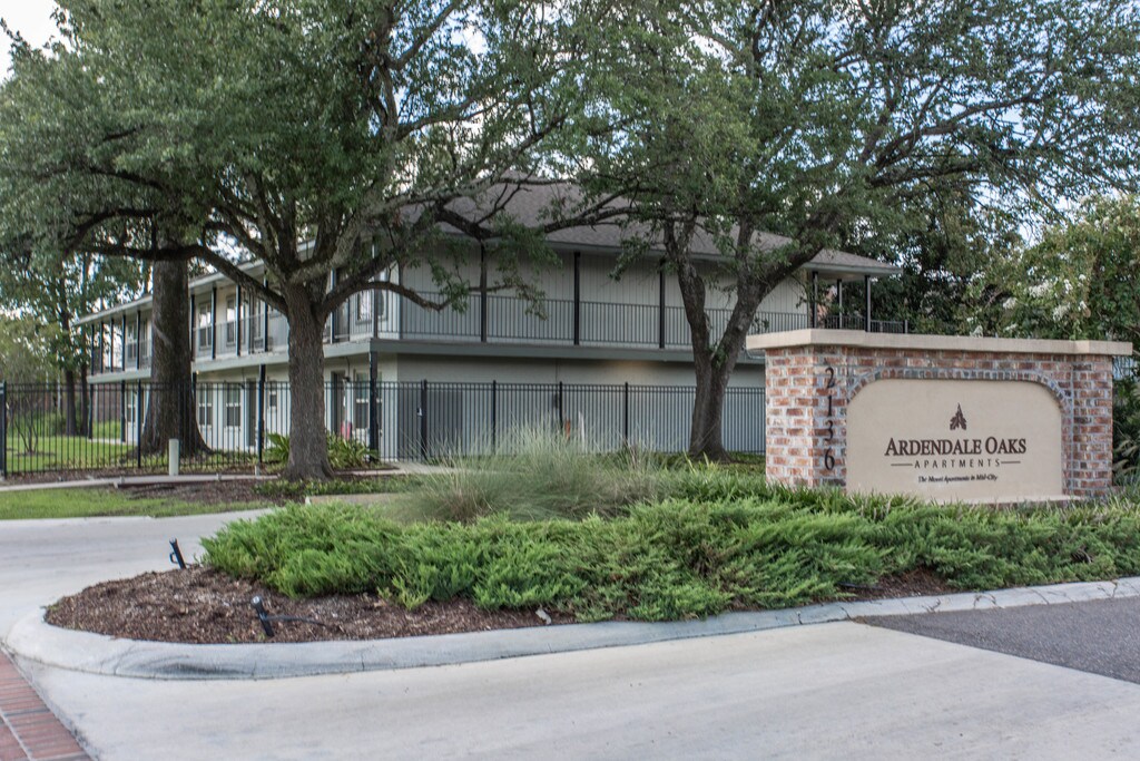 Ardendale Oaks Apartments in Baton Rouge, LA