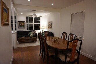 5830 SW 47th St in Miami, FL - Building Photo - Building Photo