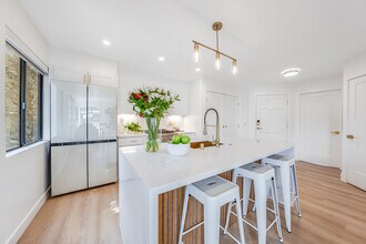 40 Seacliff Dr in Aptos, CA - Foto de edificio - Building Photo