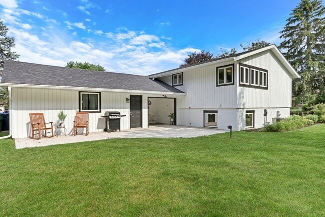 31340 Liberty Rd in Grayslake, IL - Building Photo - Building Photo