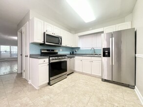 8332 Bennett Ave in Skokie, IL - Building Photo - Building Photo