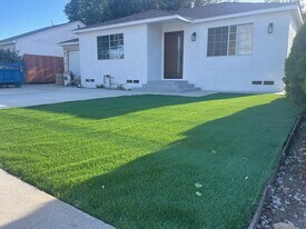 7051 Garden Grove Ave in Reseda, CA - Building Photo