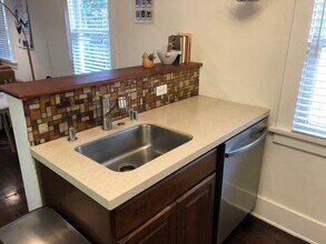 303 6th Ave in Venice, CA - Foto de edificio - Building Photo