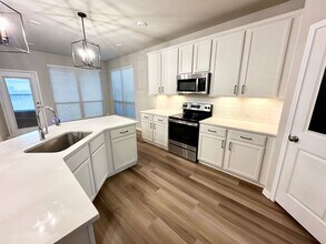 3125 Samson Dr in Lorena, TX - Building Photo - Building Photo