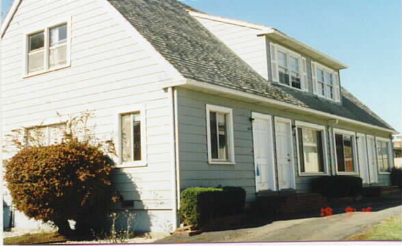 6117 Fresno Ave in Richmond, CA - Foto de edificio - Building Photo