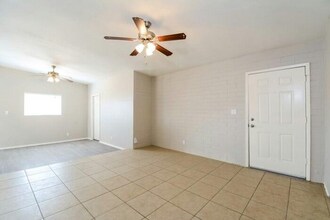 7530 E Poinciana Dr in Tucson, AZ - Foto de edificio - Building Photo