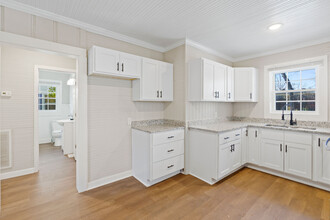 1111 Queen Ann St in Burlington, NC - Building Photo - Building Photo