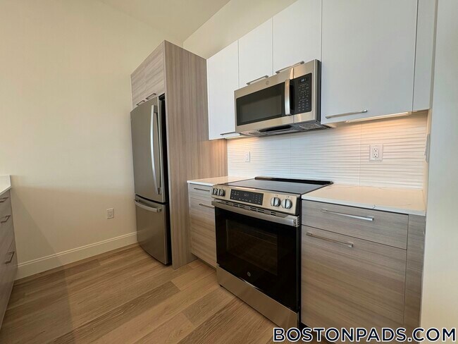 1079 Commonwealth Ave, Unit 344 in Boston, MA - Foto de edificio - Building Photo