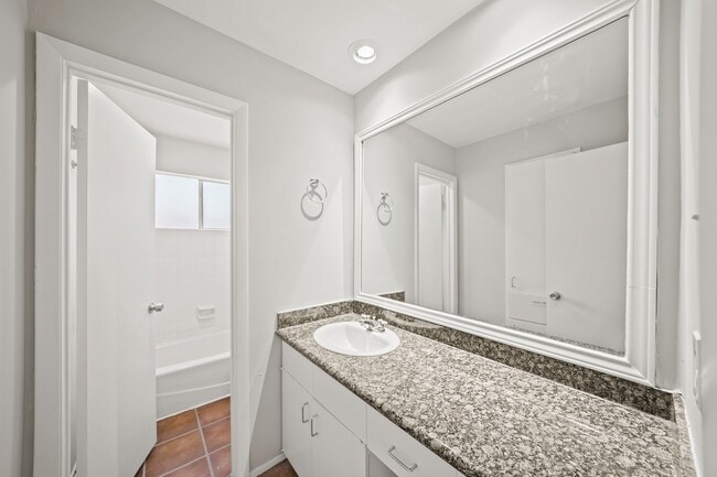 4343 Willow Beach Dr