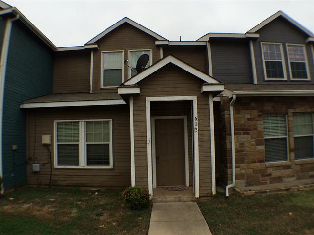 623 W Union Bower Rd in Irving, TX - Building Photo