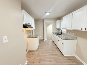 This beautifully updated 3-bedroom, 1-bath in Detroit, MI - Building Photo - Building Photo