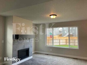 6907 Akela Ln in Colorado Springs, CO - Foto de edificio - Building Photo