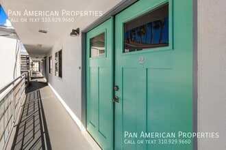 5136 E Livingston Dr in Long Beach, CA - Building Photo - Building Photo