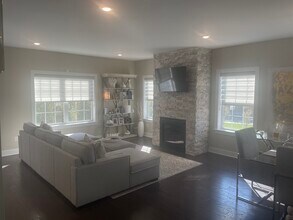 1529 Paxton Ln in Monroe Township, NJ - Building Photo - Building Photo