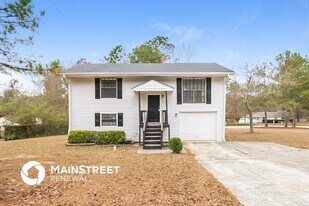 7025 Winkfield Pl in College Park, GA - Building Photo