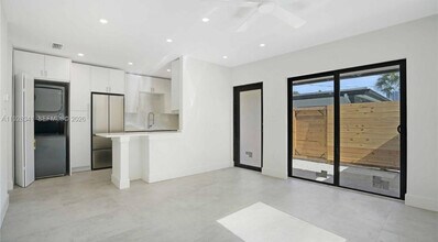 1119 W Las Olas Blvd, Unit 1 in Fort Lauderdale, FL - Foto de edificio - Building Photo