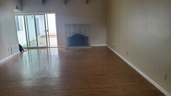 2612 El Goya Dr in Modesto, CA - Building Photo