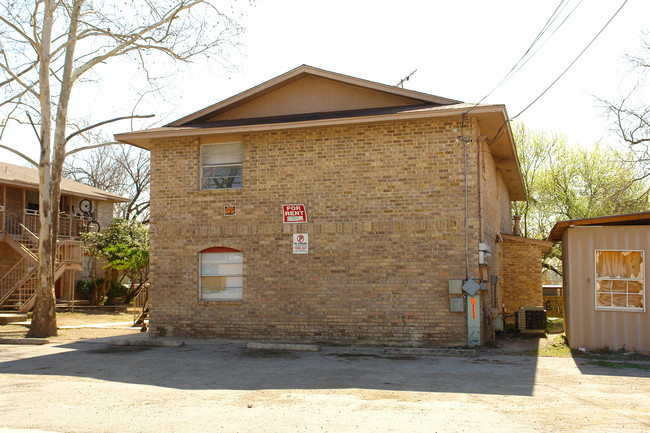 2030 Anchor Dr in San Antonio, TX - Foto de edificio - Building Photo