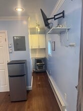 95 Bynner St, Unit studio in Boston, MA - Building Photo - Building Photo