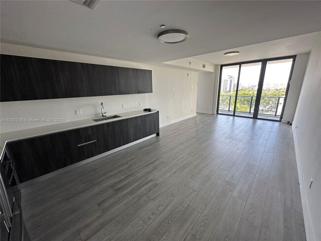 2960 NE 207th St in Aventura, FL - Building Photo - Building Photo