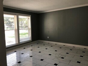 2606 N Woodloch St in Conroe, TX - Building Photo - Building Photo
