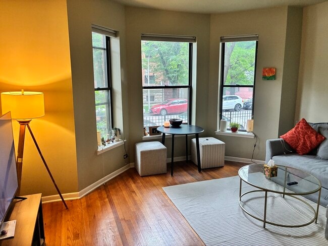 902 W Grace St in Chicago, IL - Building Photo - Building Photo