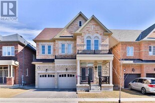 3270 Mintwood Cir in Oakville, ON - Building Photo
