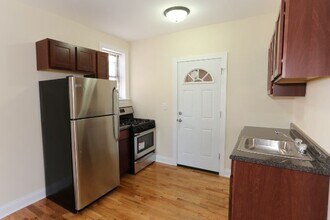 629 W Cornelia Ave in Chicago, IL - Building Photo - Building Photo