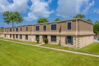 Terrace Vine Apartments in Orange, TX - Foto de edificio - Building Photo