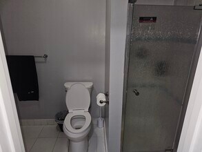 4606 Charlton Ct in Woodbridge, VA - Foto de edificio - Building Photo