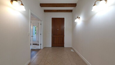 143 Pine Lake Dr in Eagle Point, OR - Building Photo - Building Photo