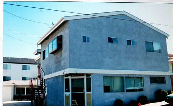 950-952 Pepper St in El Segundo, CA - Building Photo