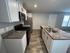 38058 Pardo Dr in Clinton Township, MI - Building Photo - Building Photo
