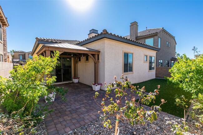 property at 280 Via Di Citta Dr