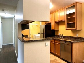 880 E Fremont Ave-Unit -309 in Sunnyvale, CA - Building Photo - Building Photo